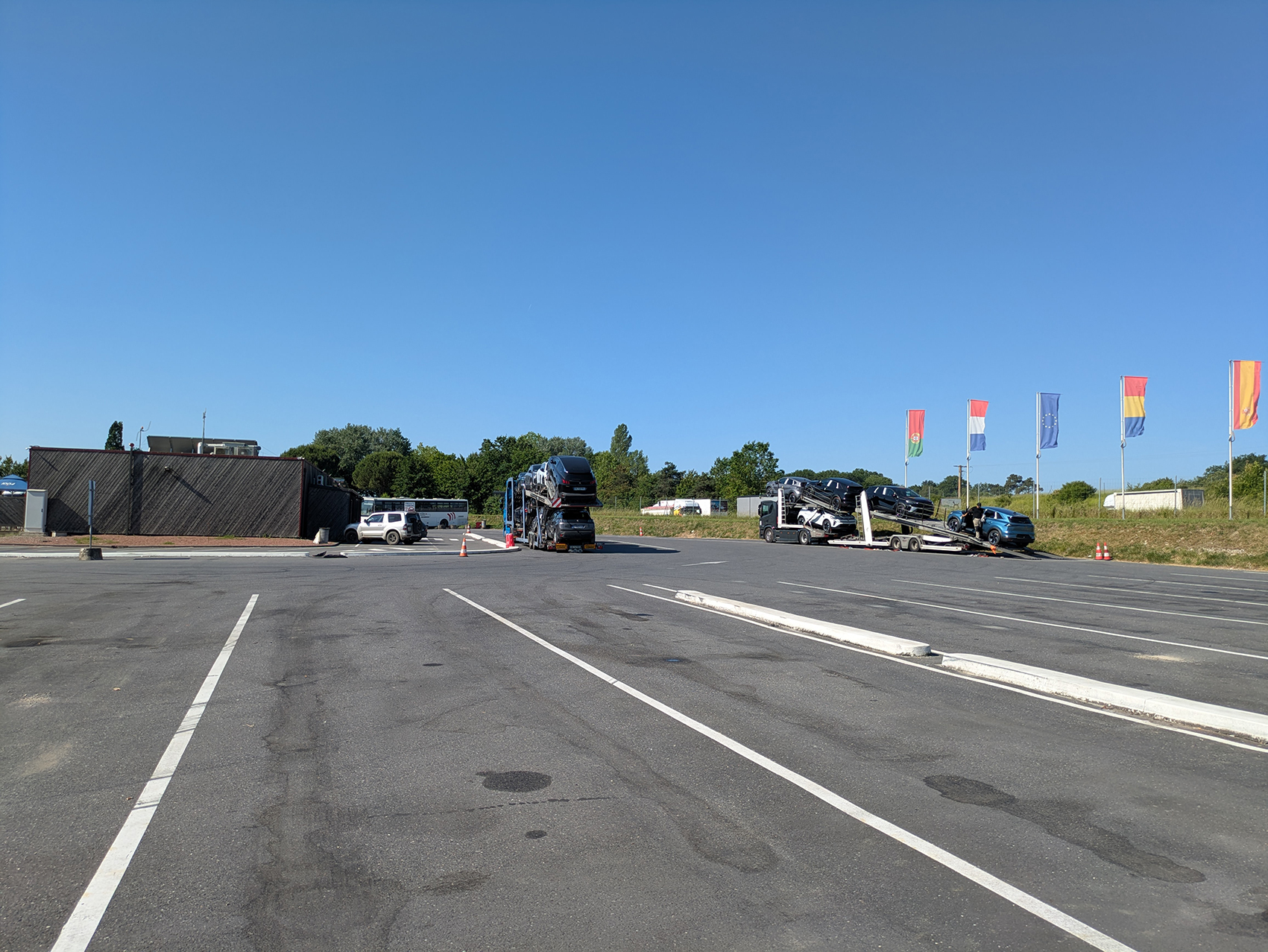 km488-parking